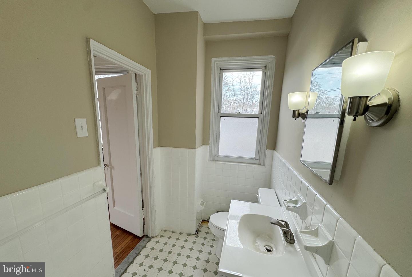 400-14 W Hortter St #301 Property Photo 33