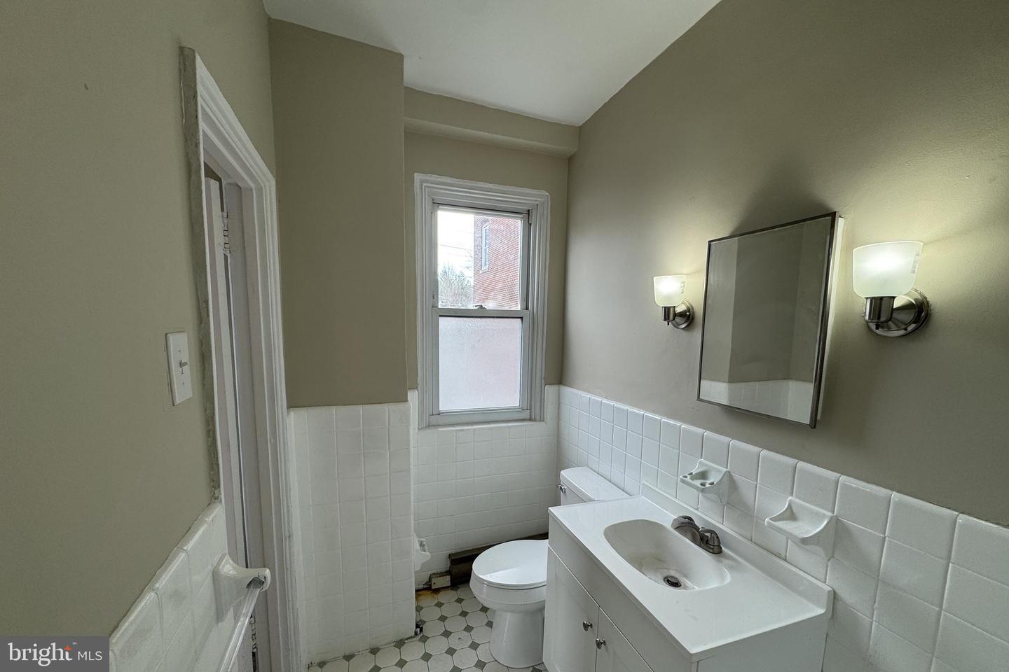 400-14 W Hortter St #301 Property Photo 34
