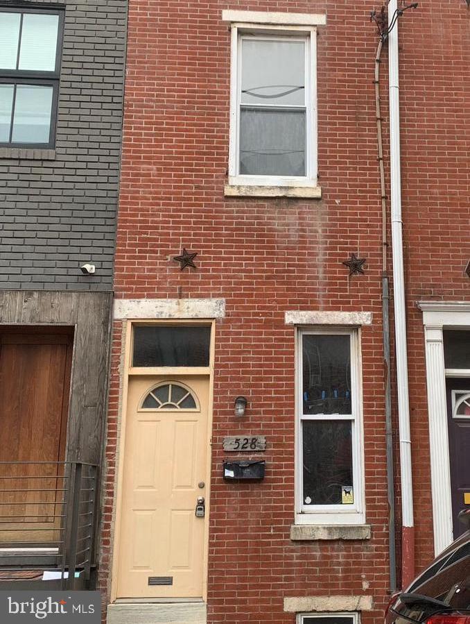 528 Fitzwater St Property Photo 2