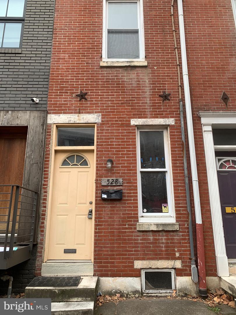 528 Fitzwater St Property Photo 3