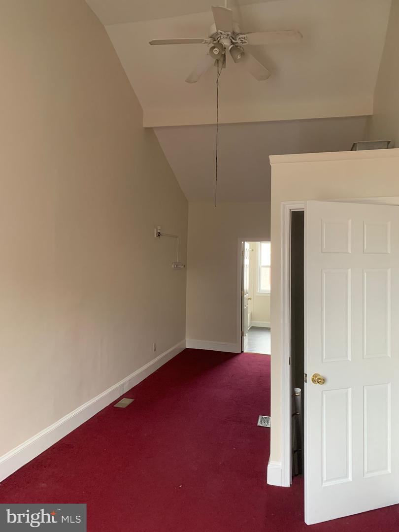 528 Fitzwater St Property Photo 20