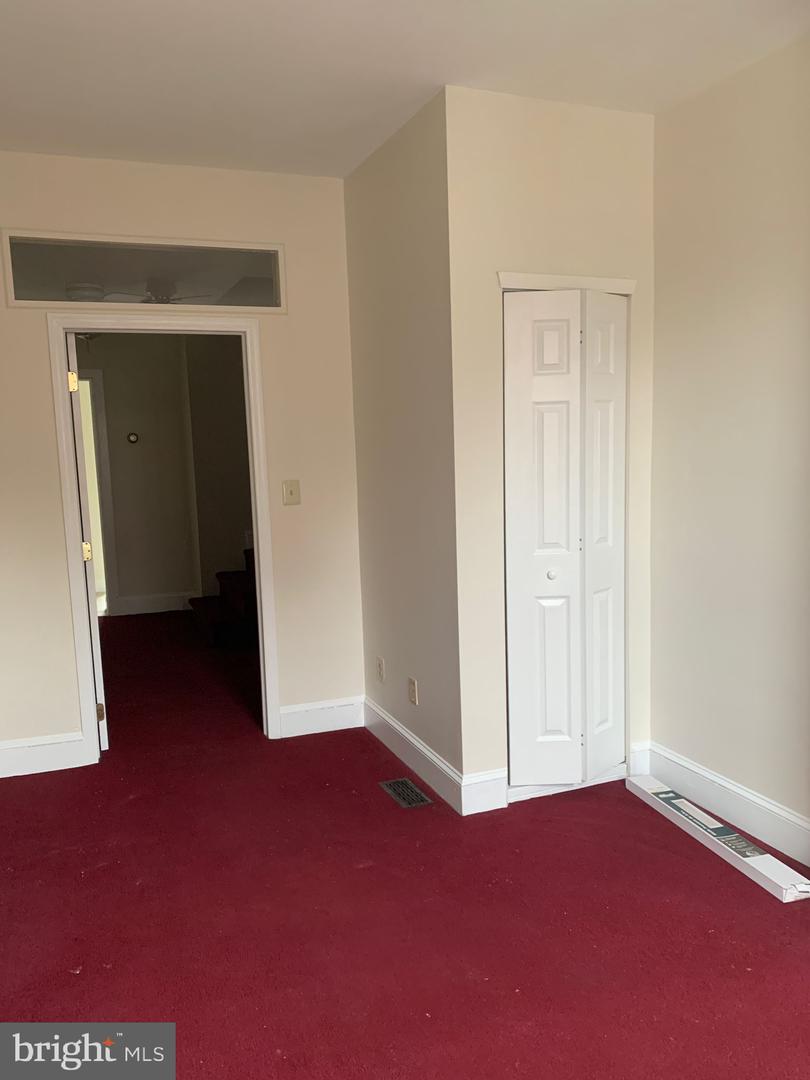 528 Fitzwater St Property Photo 23