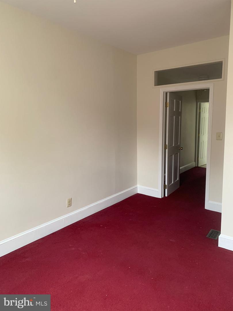 528 Fitzwater St Property Photo 24