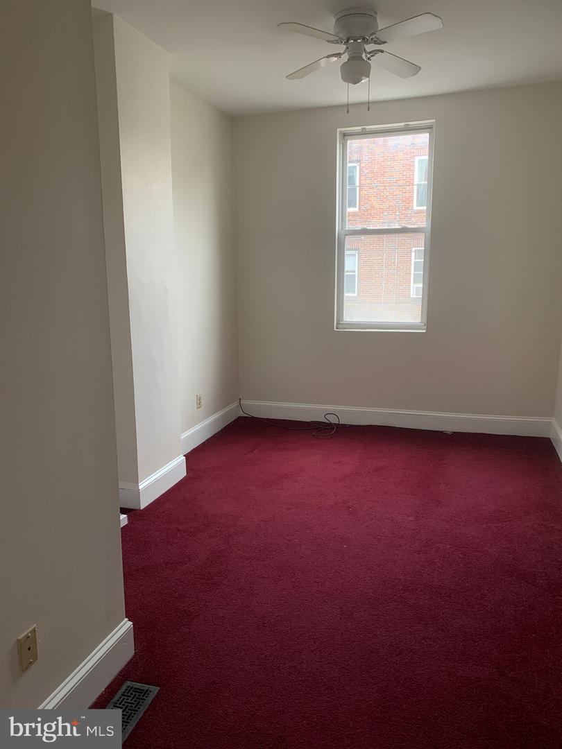 528 Fitzwater St Property Photo 26