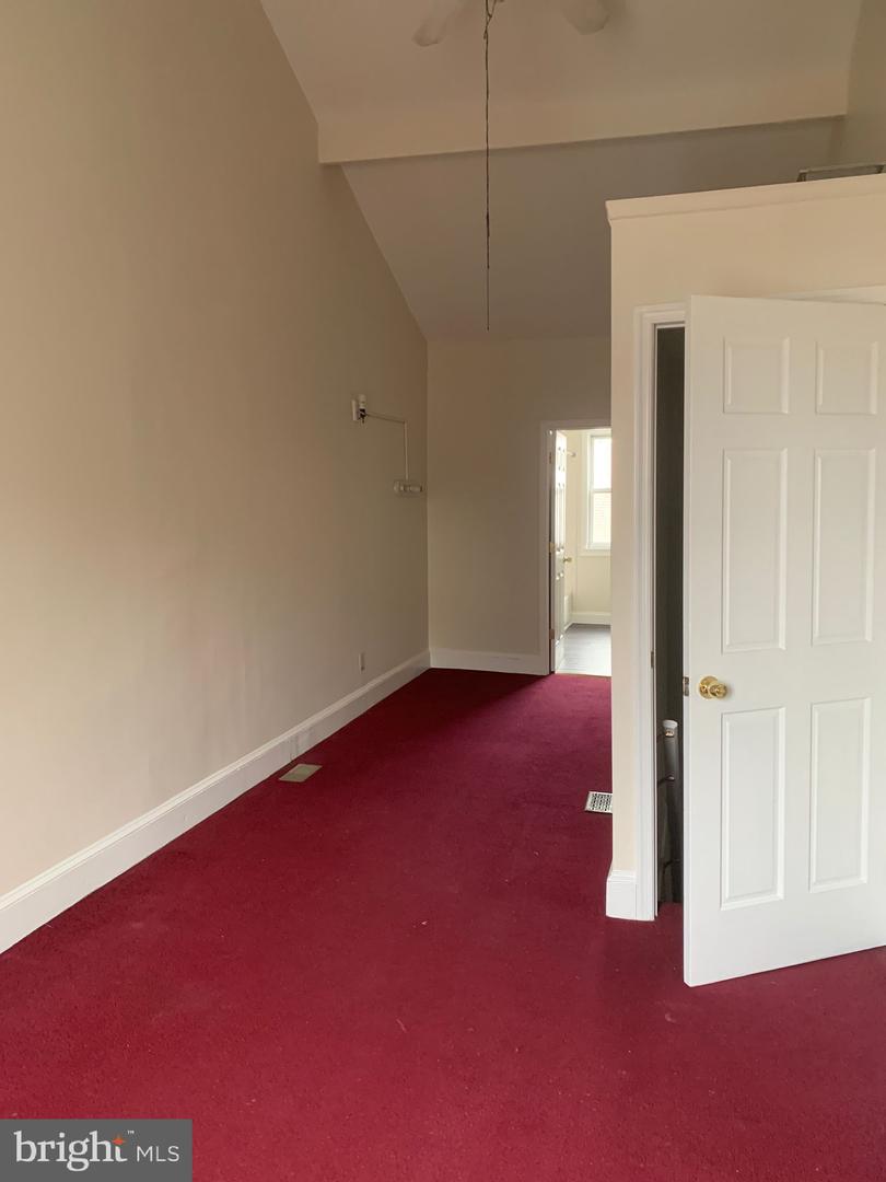 528 Fitzwater St Property Photo 31