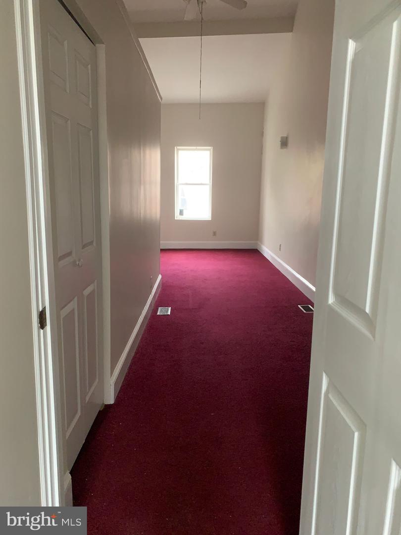 528 Fitzwater St Property Photo 33