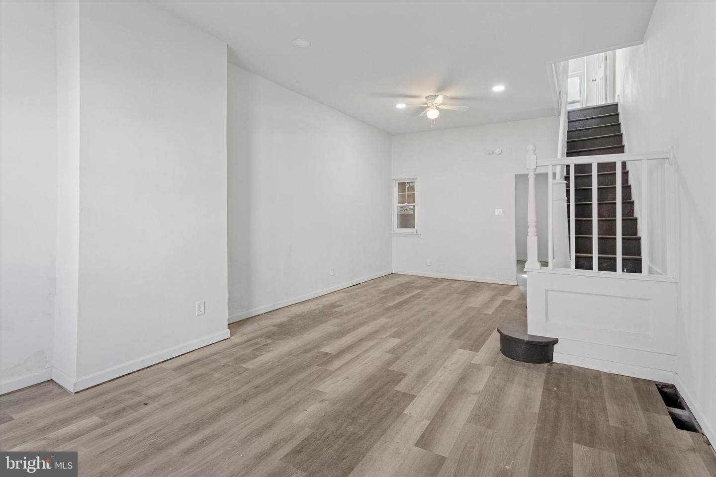 2350 N Opal St Property Photo 3