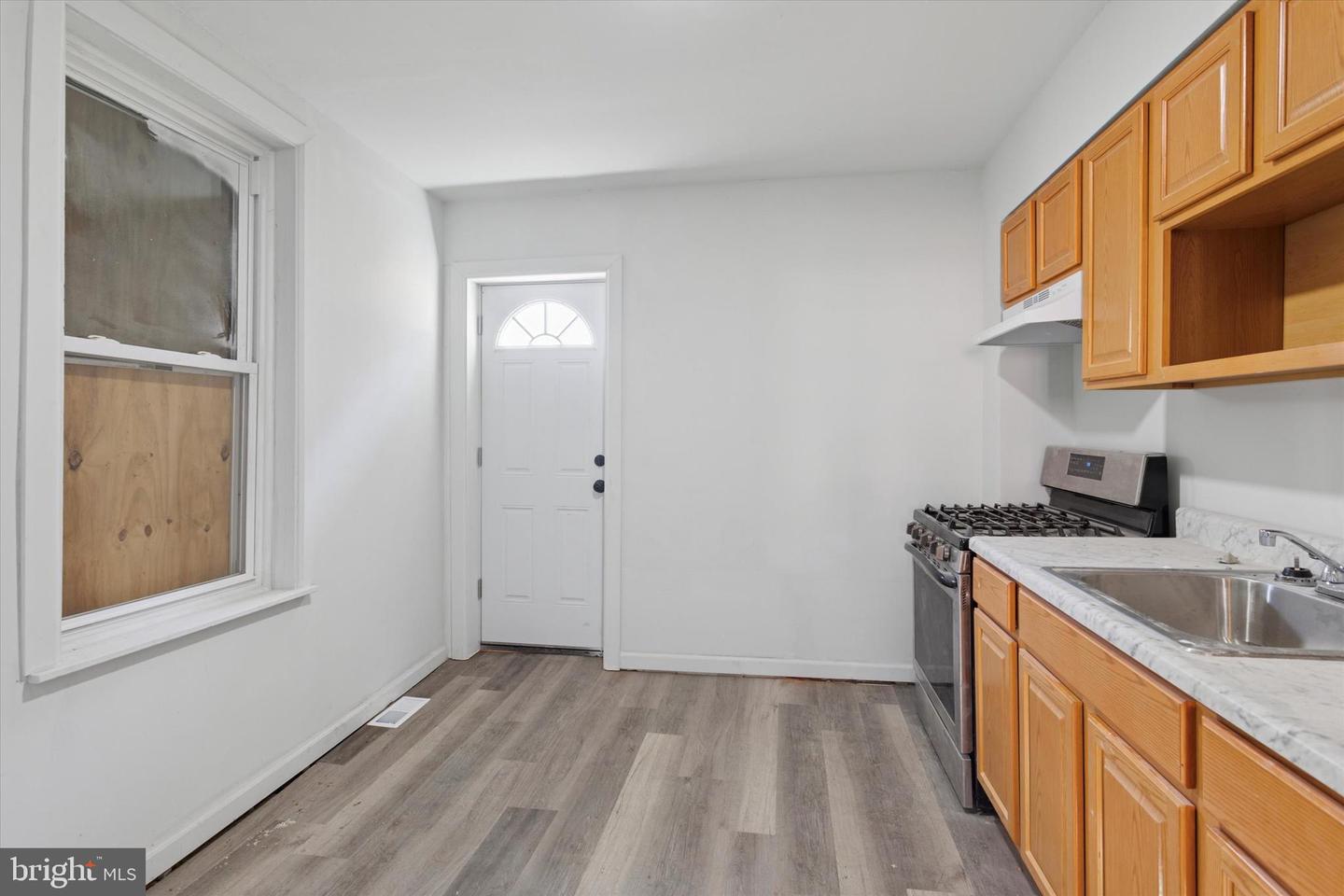 2350 N Opal St Property Photo 6