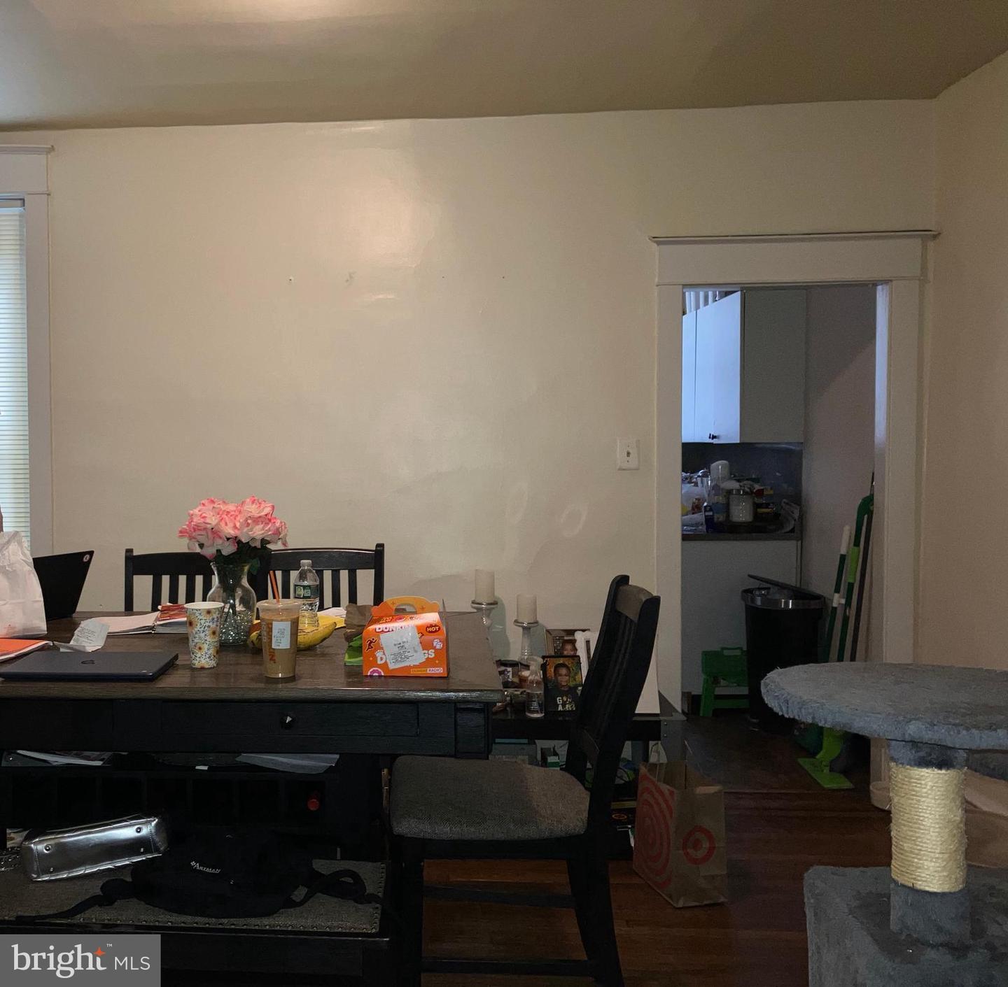 5424 N Warnock St Property Photo 5