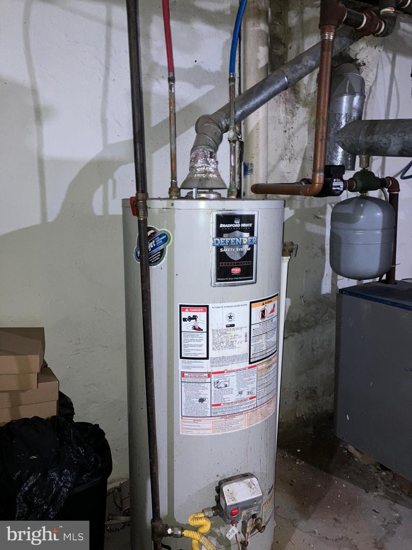 5424 N Warnock St Property Photo 10