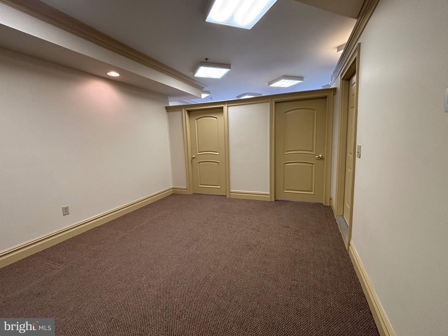 10065-67 Sandmeyer Ln #212 Property Photo 18