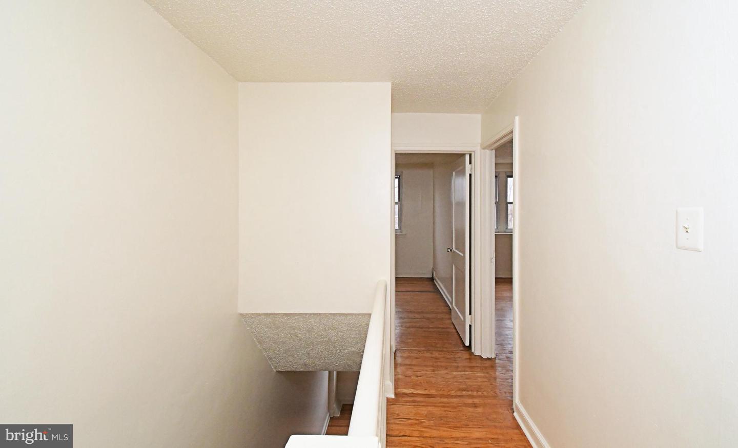 1107 E Sharpnack St Property Photo 24
