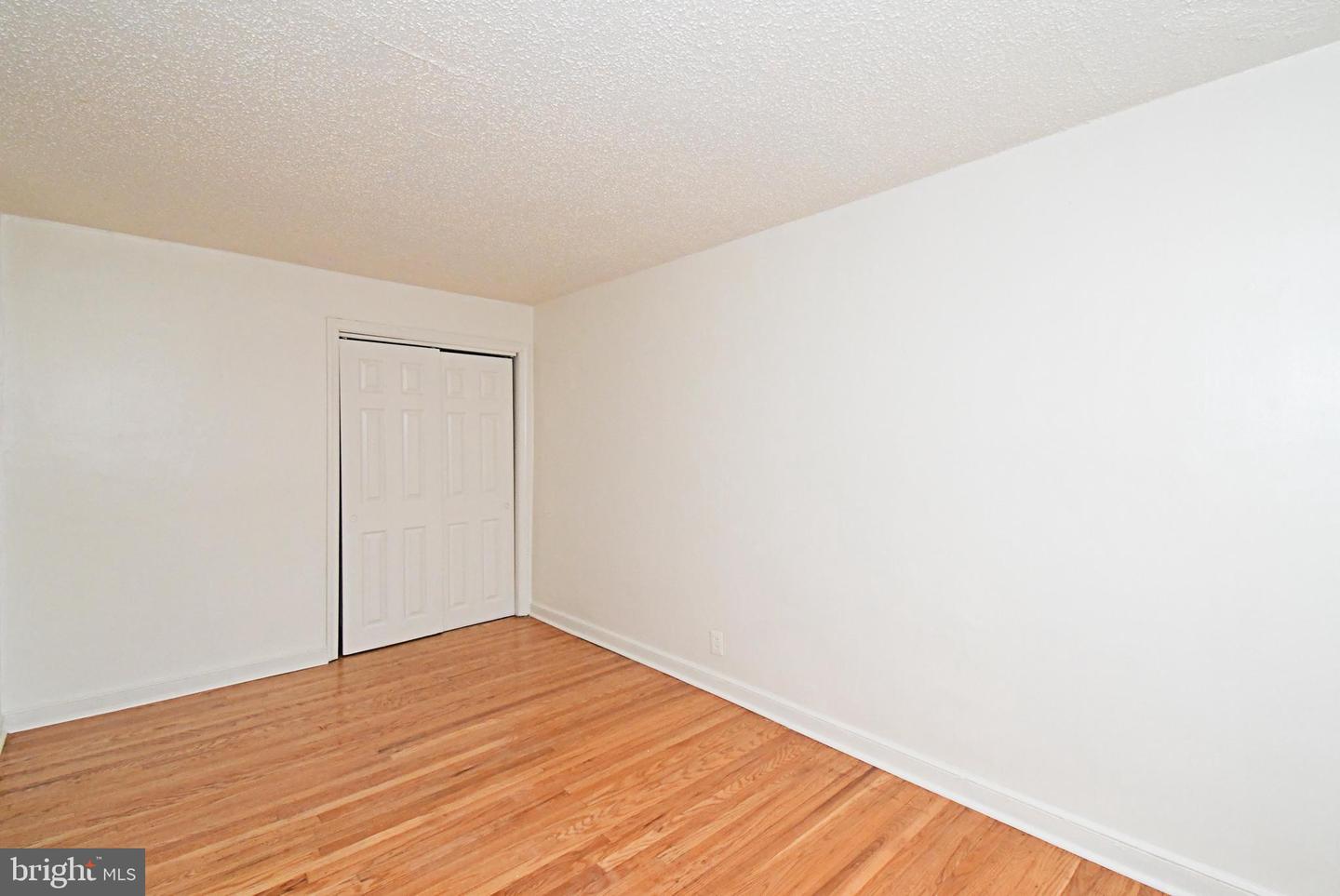 1107 E Sharpnack St Property Photo 30