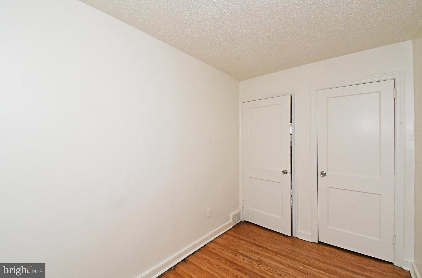 1107 E Sharpnack St Property Photo 36