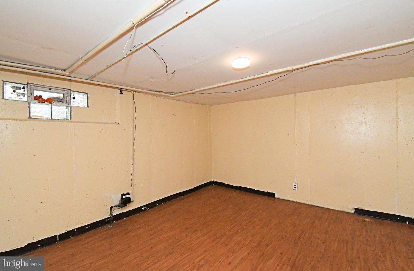 1107 E Sharpnack St Property Photo 39