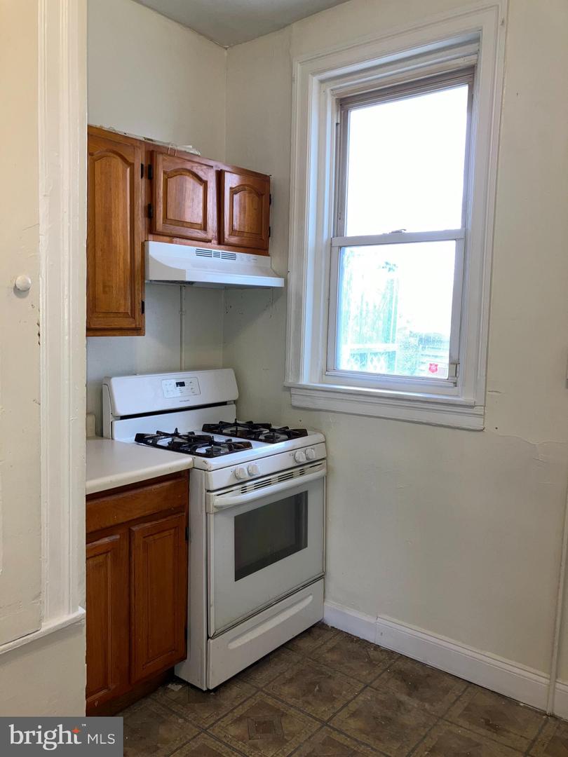 1512 W Ruscomb St Property Photo 14