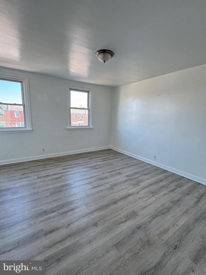 7208 Oakland St Property Photo 5