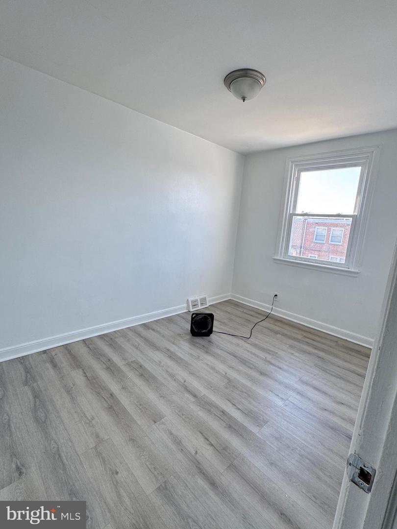 7208 Oakland St Property Photo 6