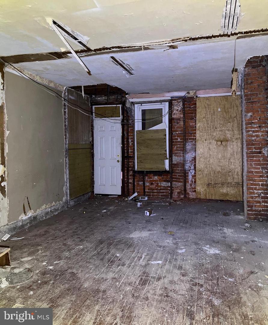3118 Agate St Property Photo 3