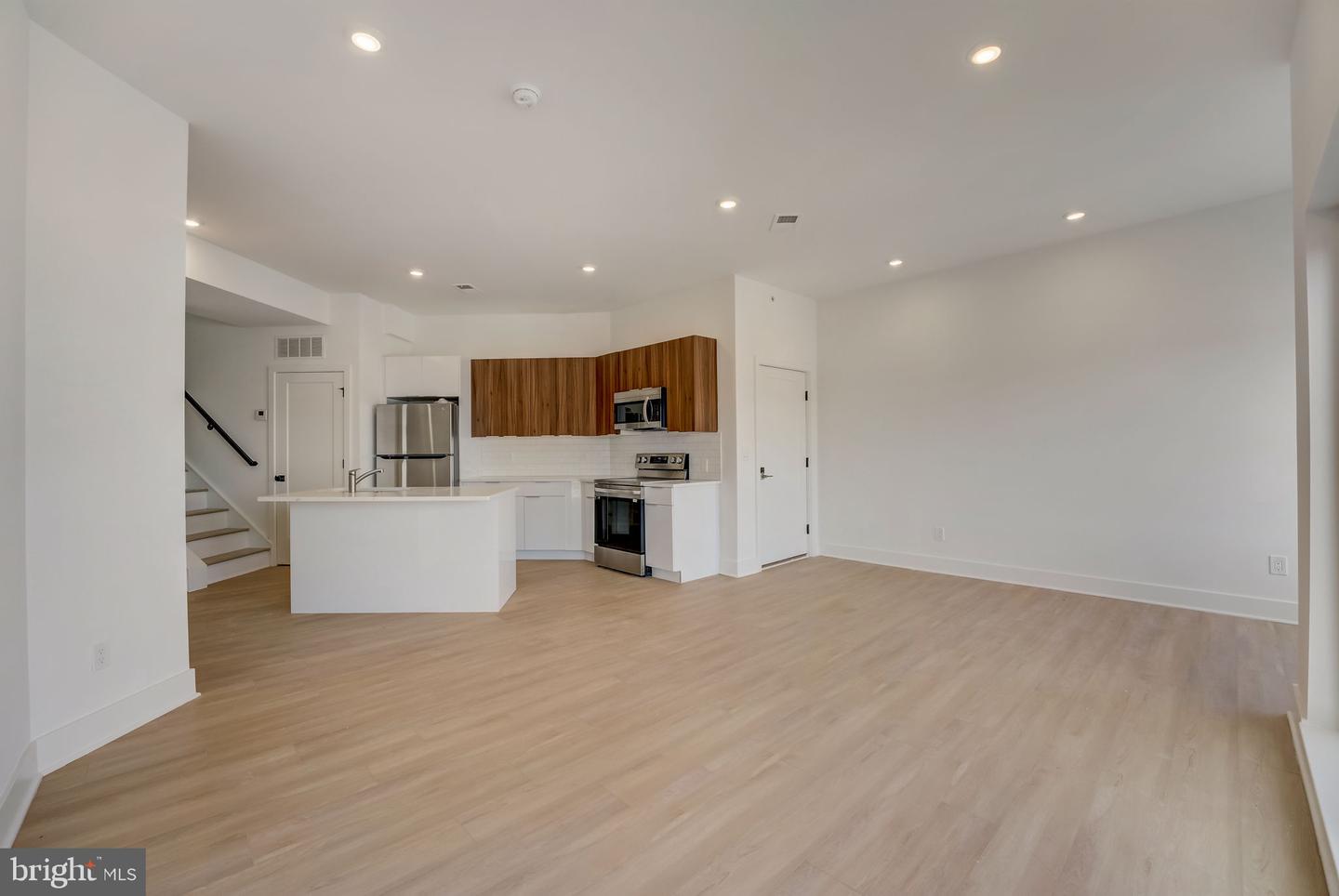 4200 Lancaster Ave #404 Property Photo 20