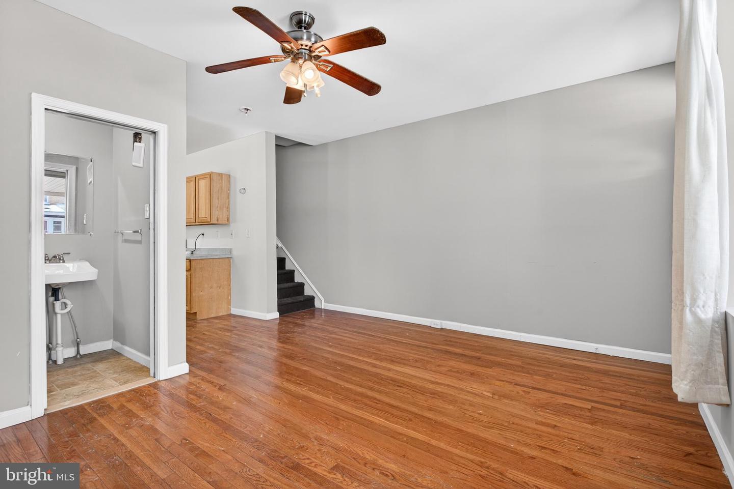 237 Pensdale St Property Photo 8