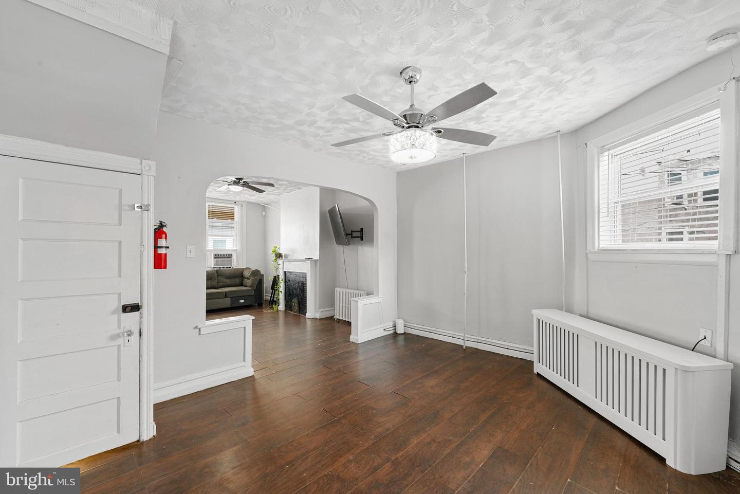 6084 Upland St Property Photo 8