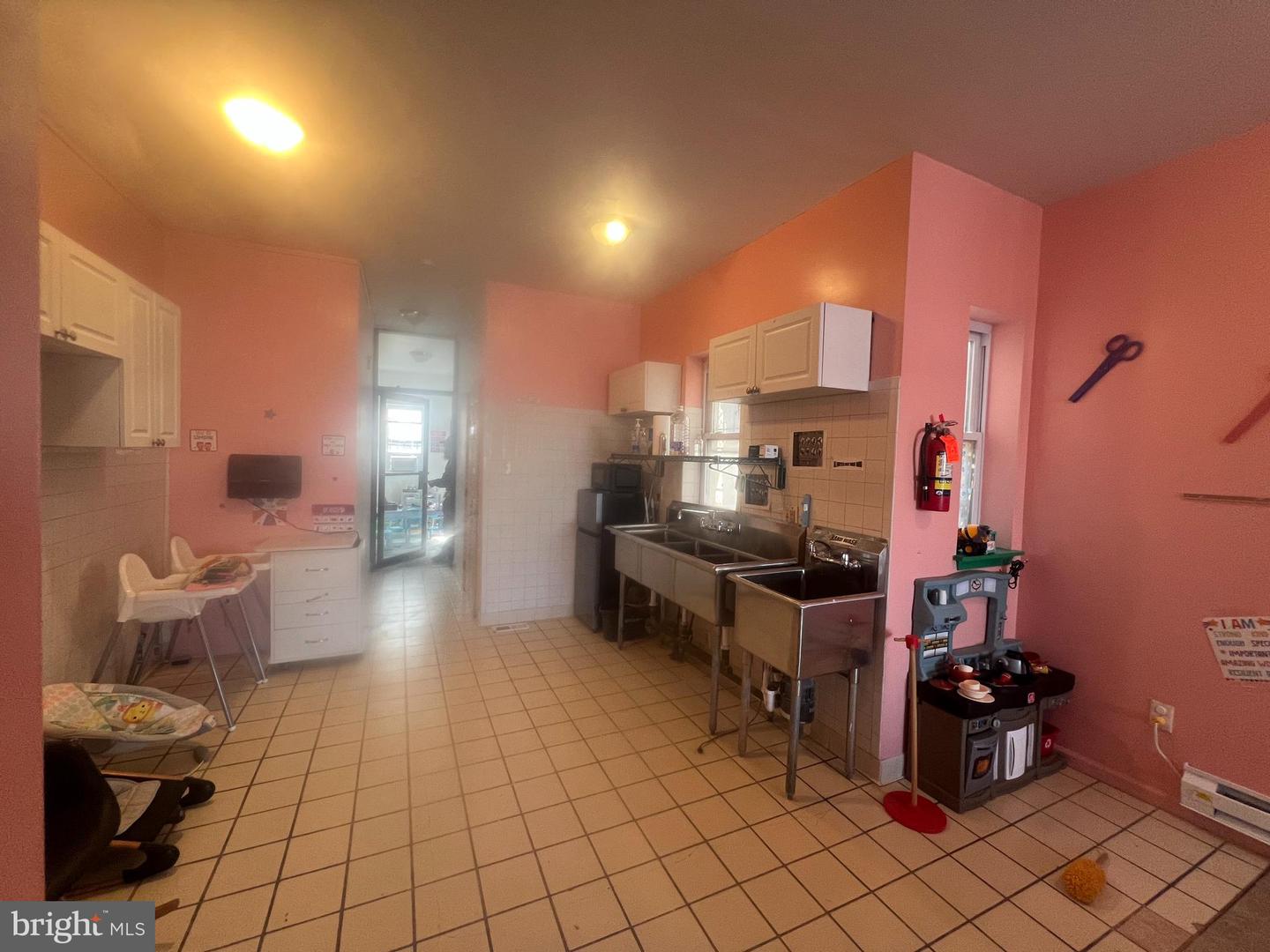 4952 Lancaster Ave Property Photo 6