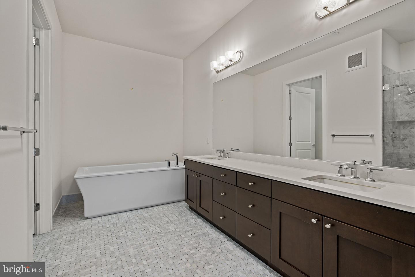 410 S Front St #209 Property Photo 24