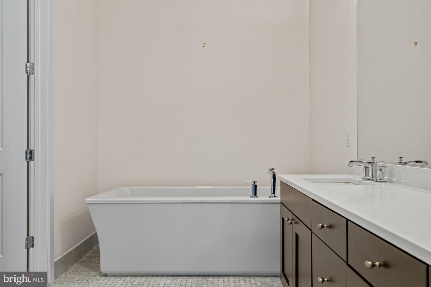 410 S Front St #209 Property Photo 25