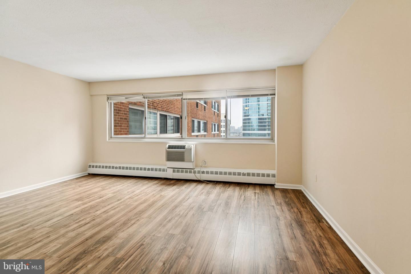 2101 Chestnut St #922 Property Photo 6