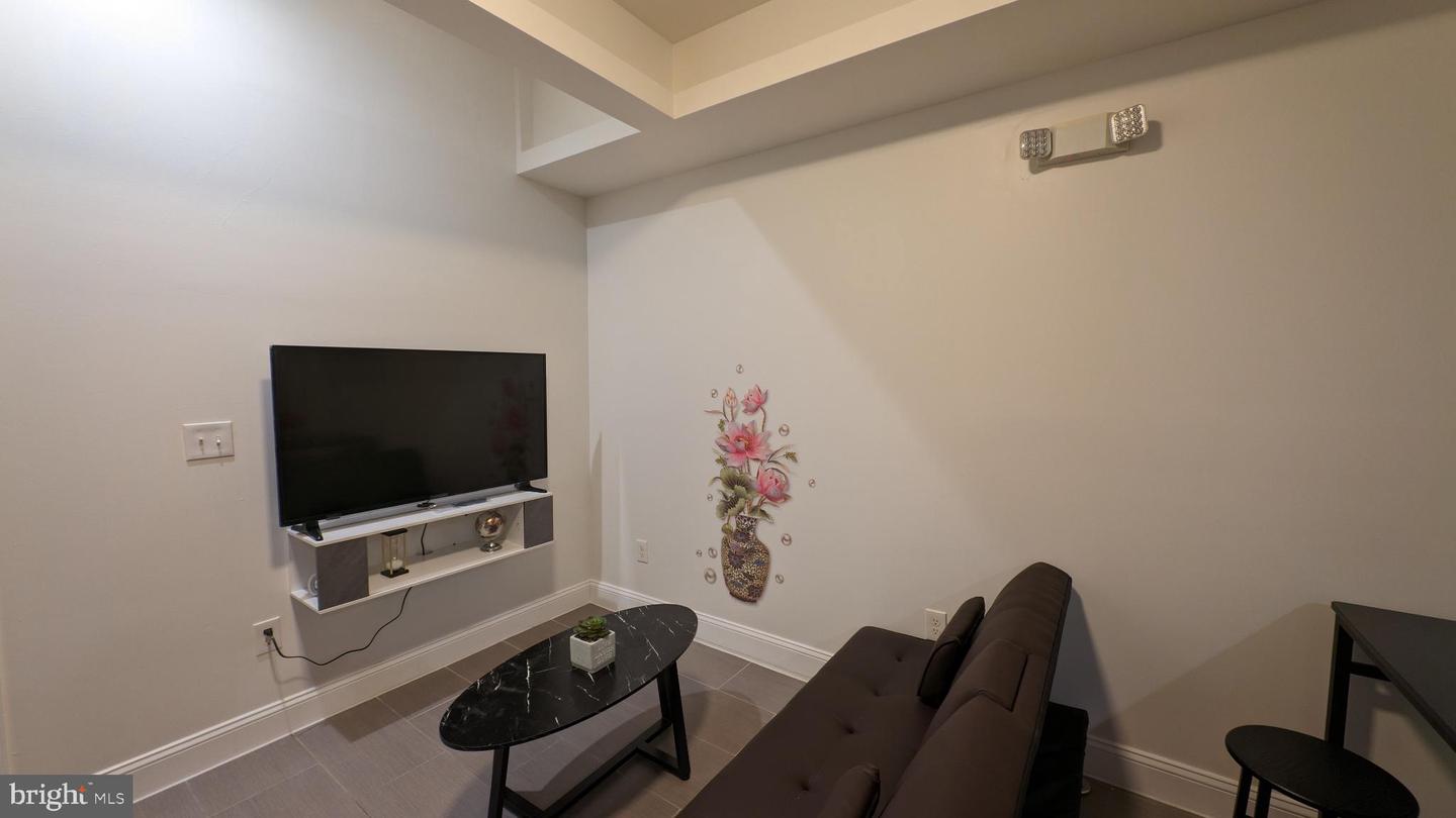806 N Broad St Property Photo 29