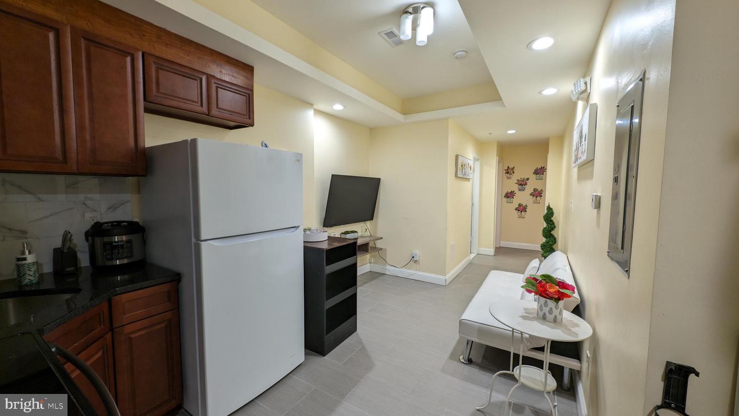 806 N Broad St Property Photo 35