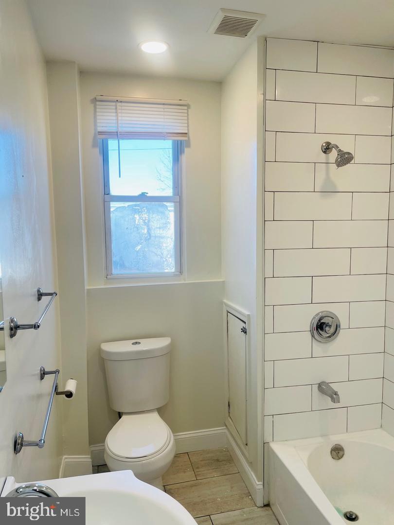 1525 W Wyoming Ave Property Photo 6