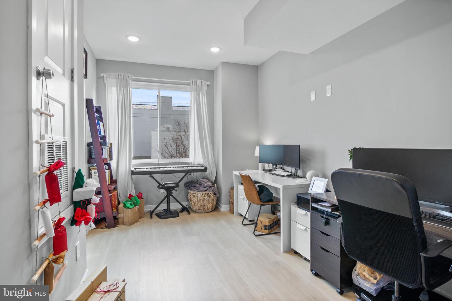 2428 Jasper St Property Photo 10
