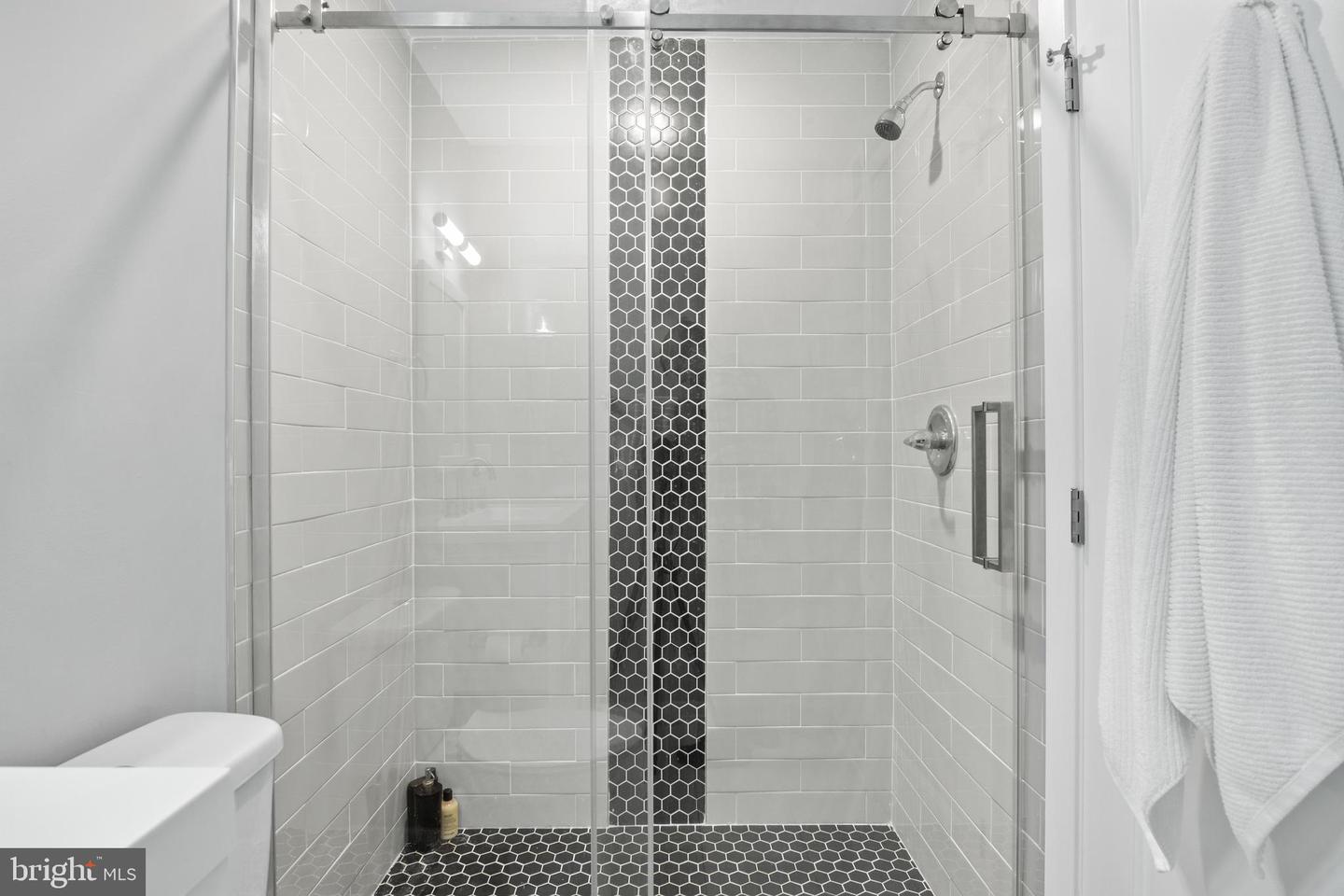 2428 Jasper St Property Photo 13