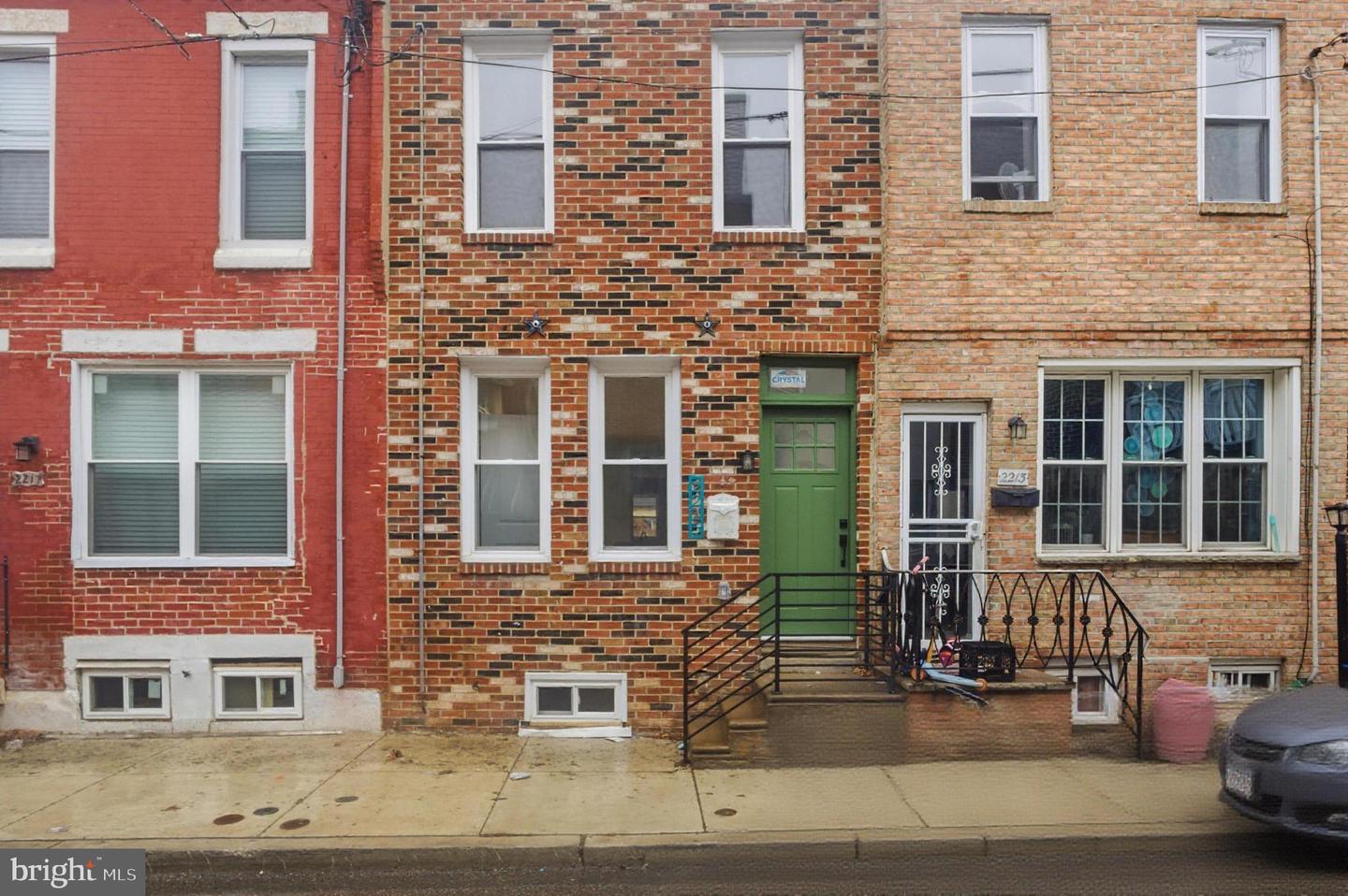 2215 Earp St Property Photo 1