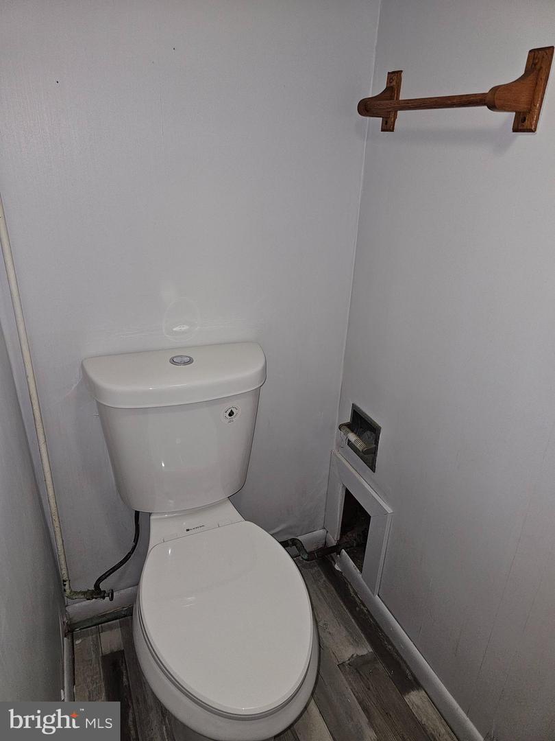1744 Stocker St Property Photo 7