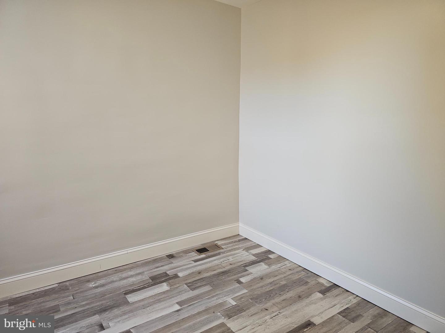 1744 Stocker St Property Photo 8