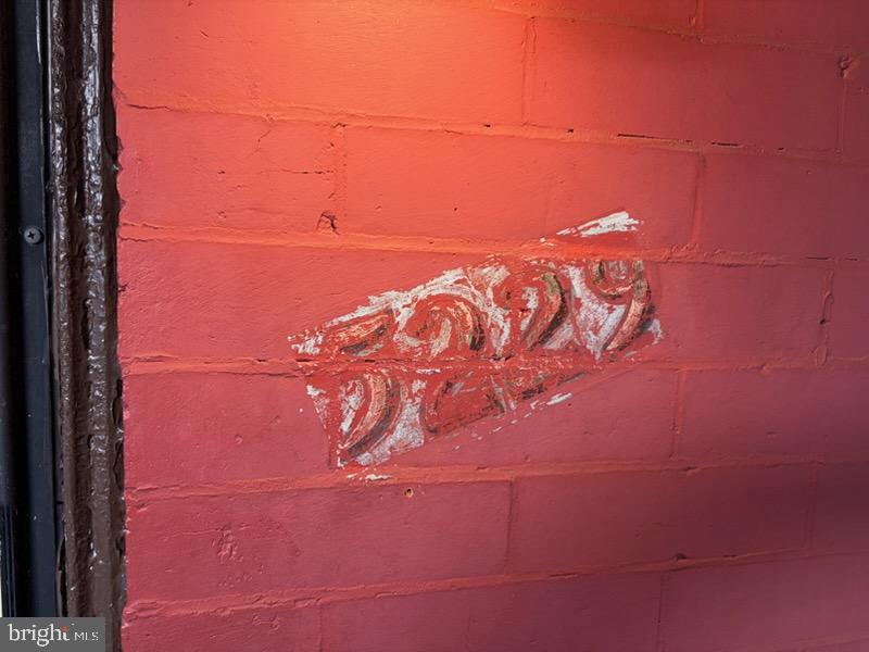 5229 Pulaski Ave Property Photo 3