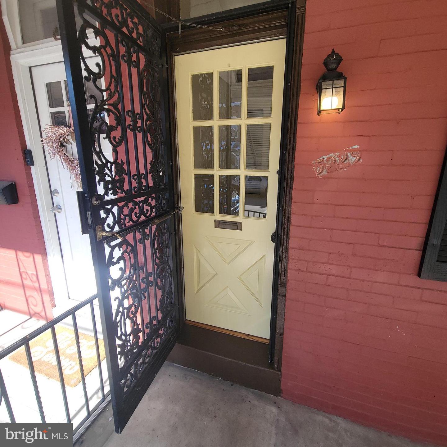 5229 Pulaski Ave Property Photo 4