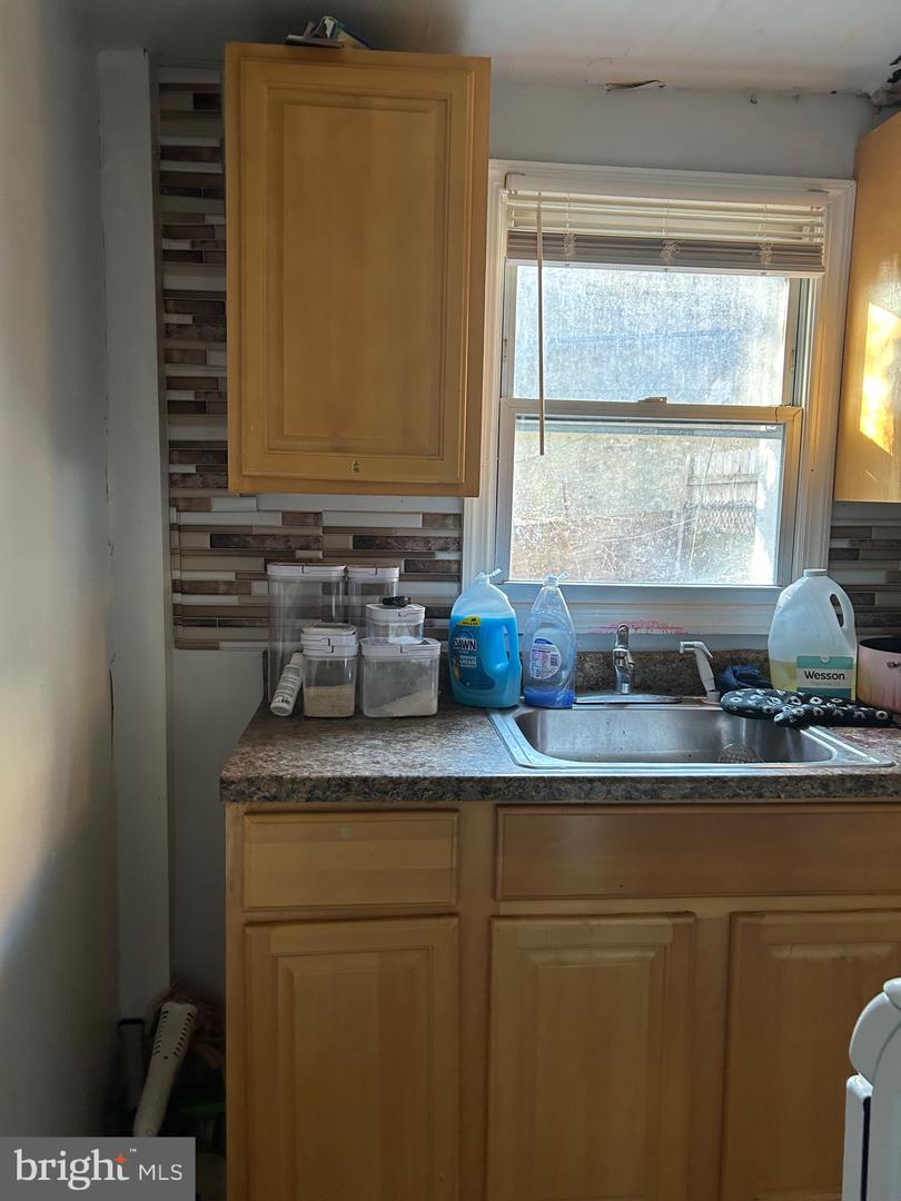 2072 E Clementine St Property Photo 5