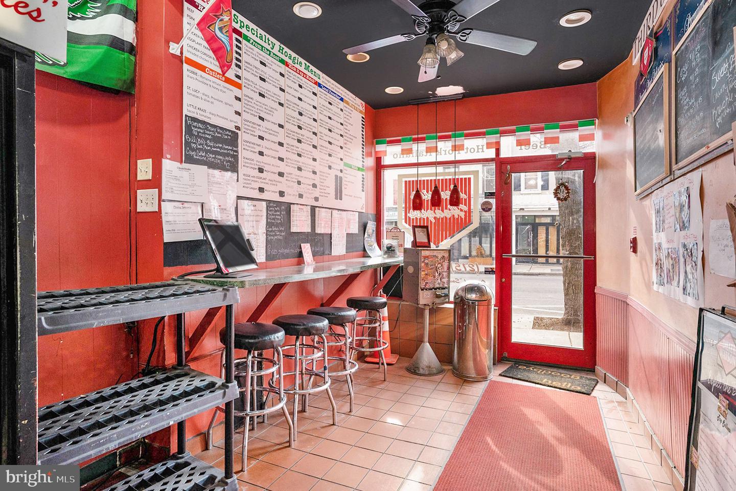 6141 Ridge Ave Property Photo 7