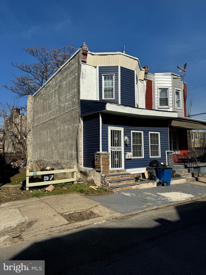 60 N Yewdall St Property Photo 3
