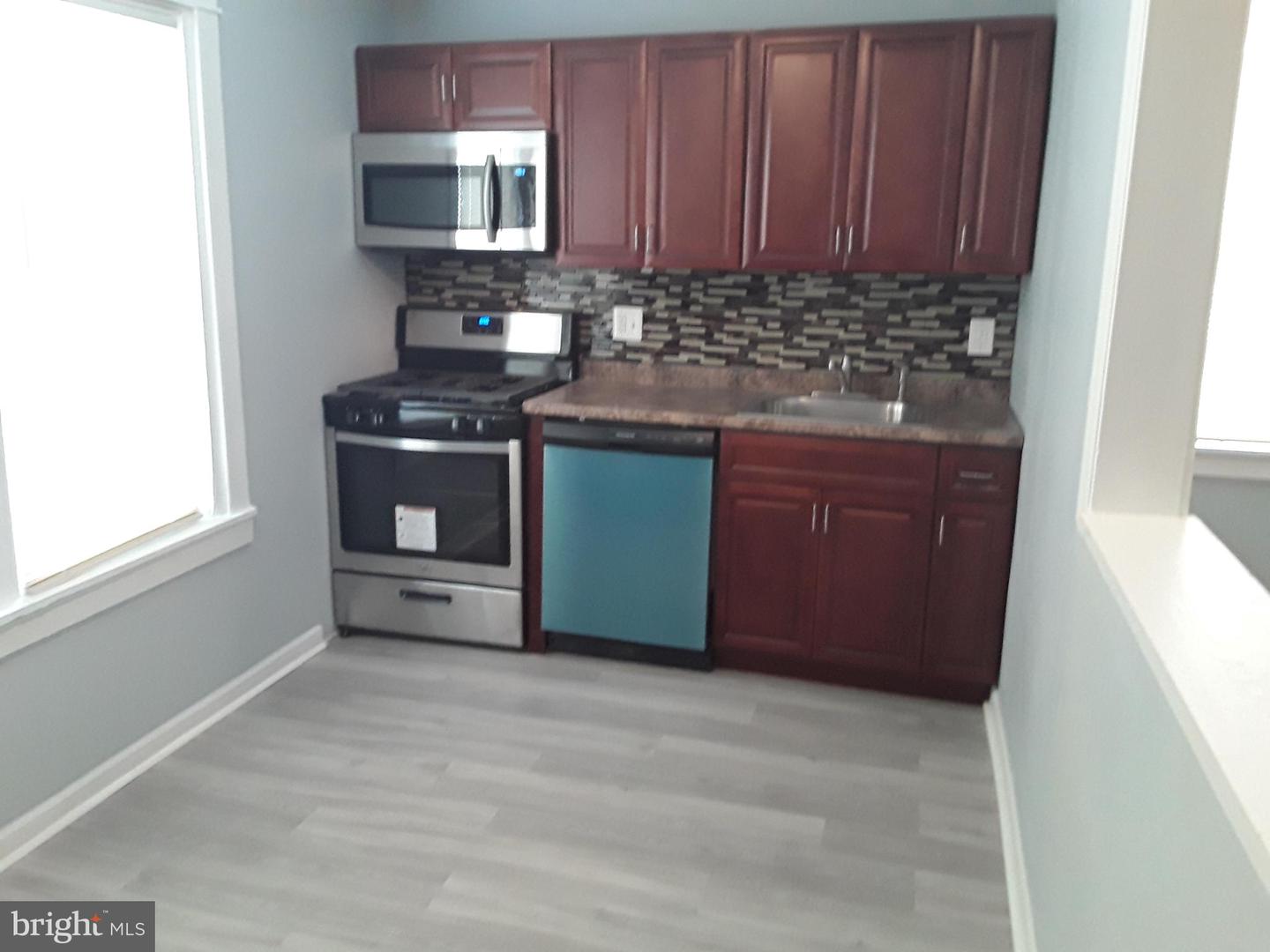 5818 Woodcrest Ave Property Photo 6