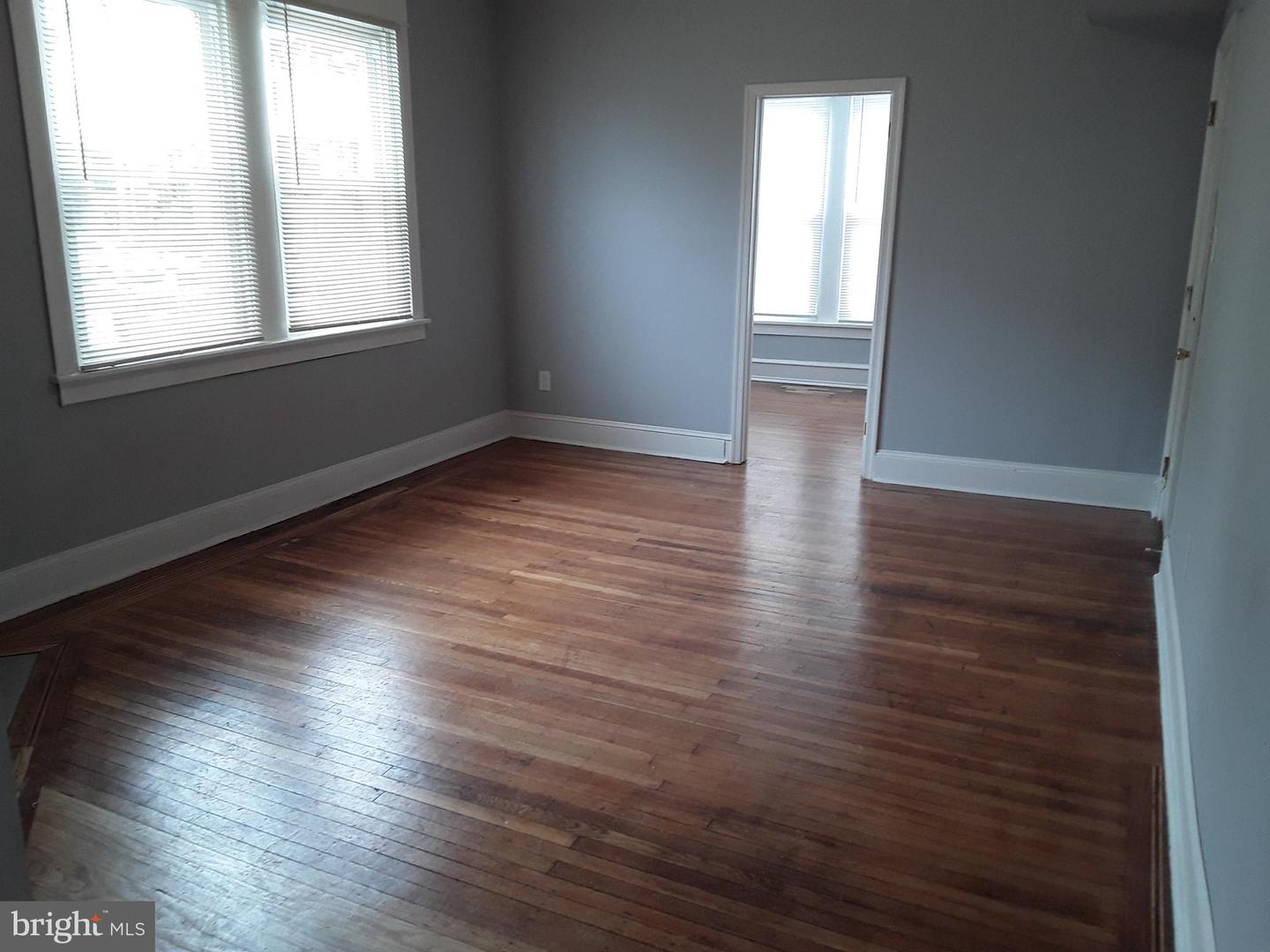 5818 Woodcrest Ave Property Photo 25