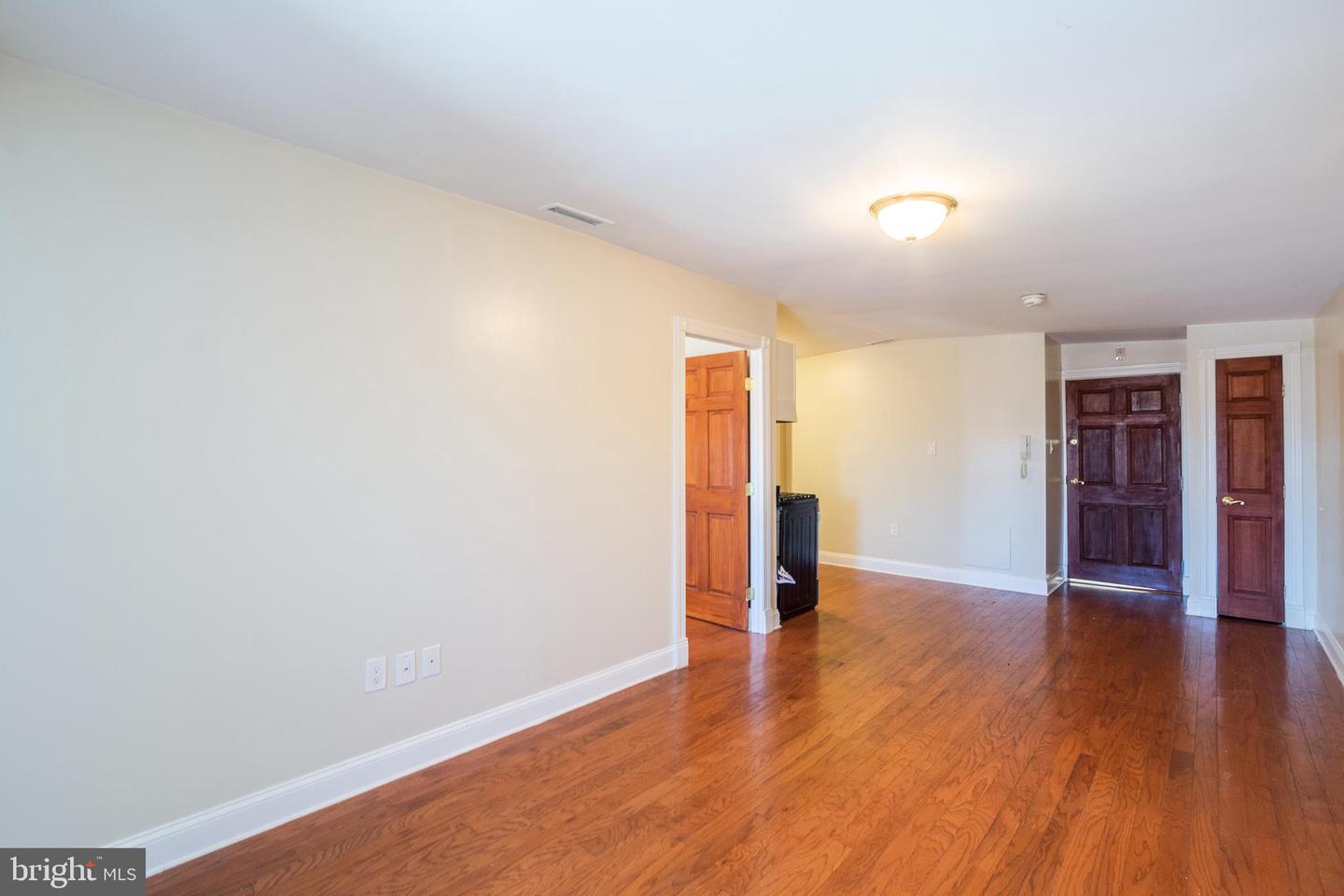 1124 E Passyunk Ave #unit 6 Property Photo 2