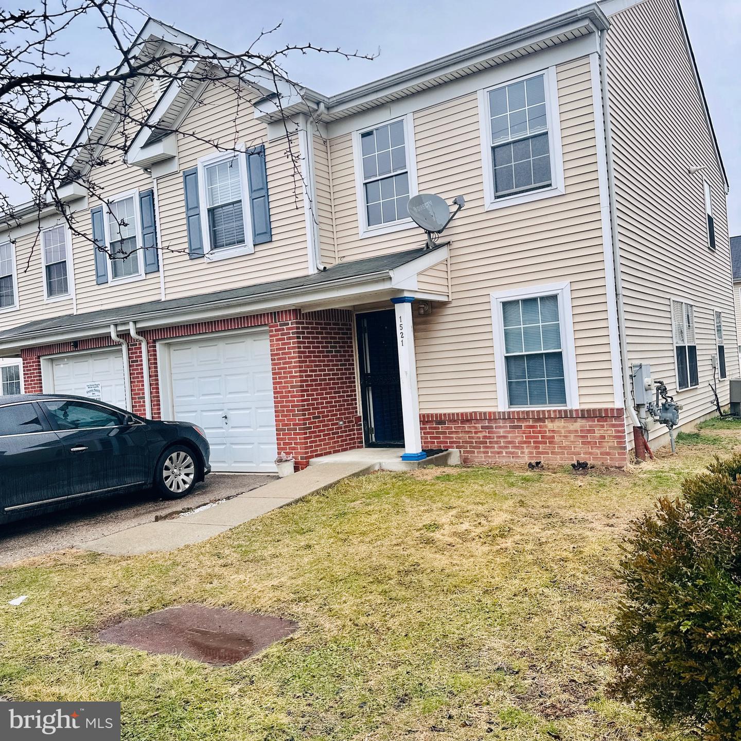 1521 N Uber St Property Photo 2