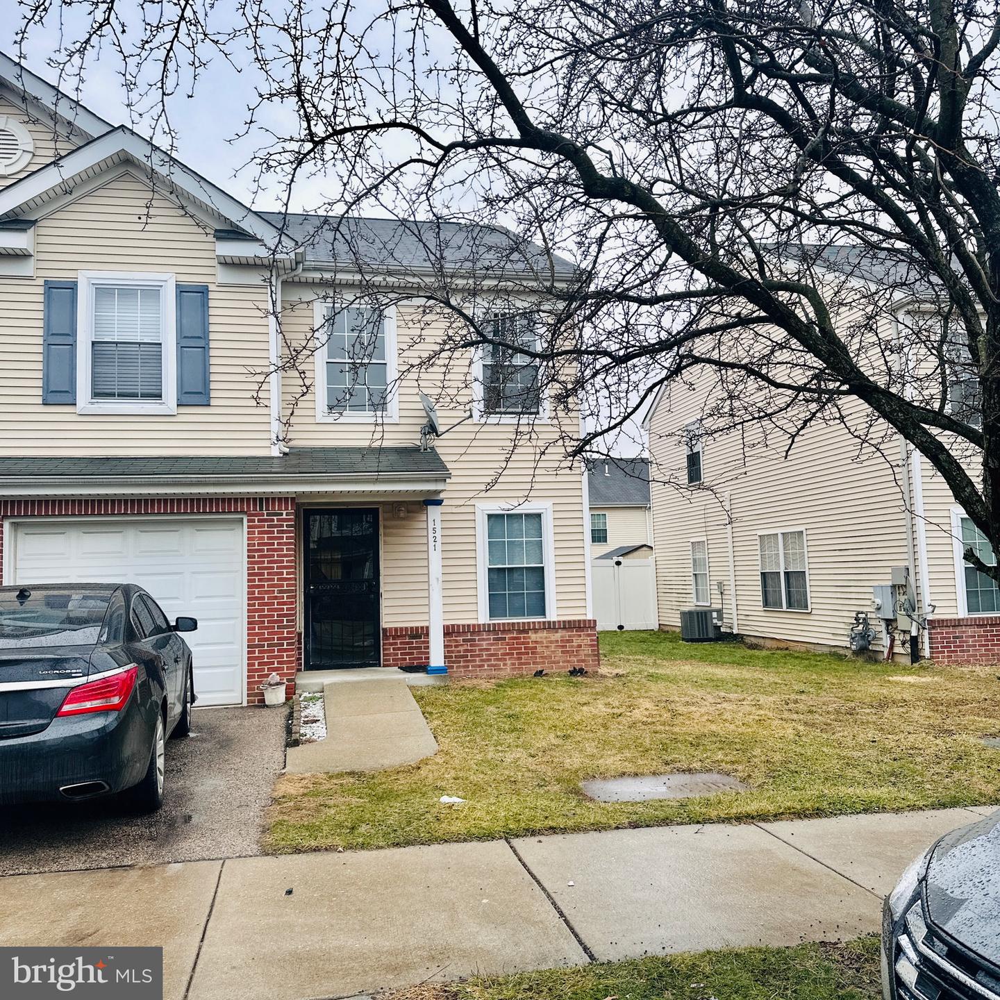 1521 N Uber St Property Photo 3