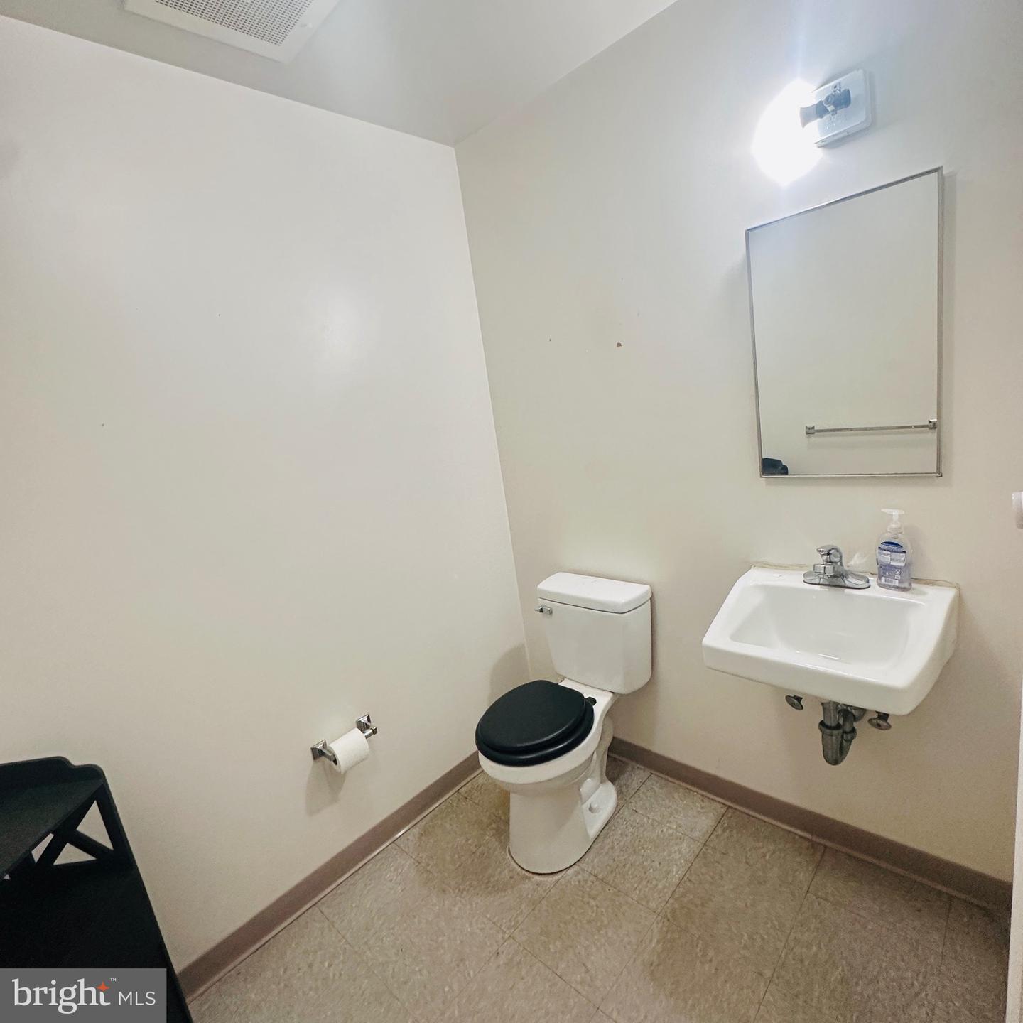 1521 N Uber St Property Photo 12