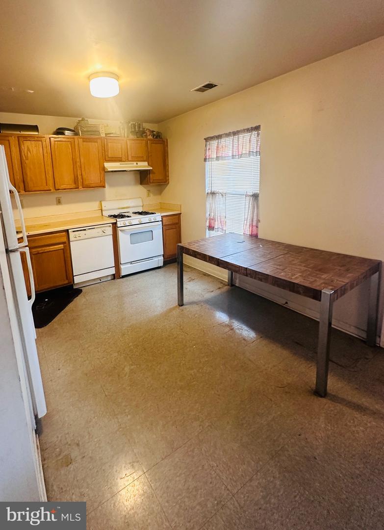 1521 N Uber St Property Photo 18